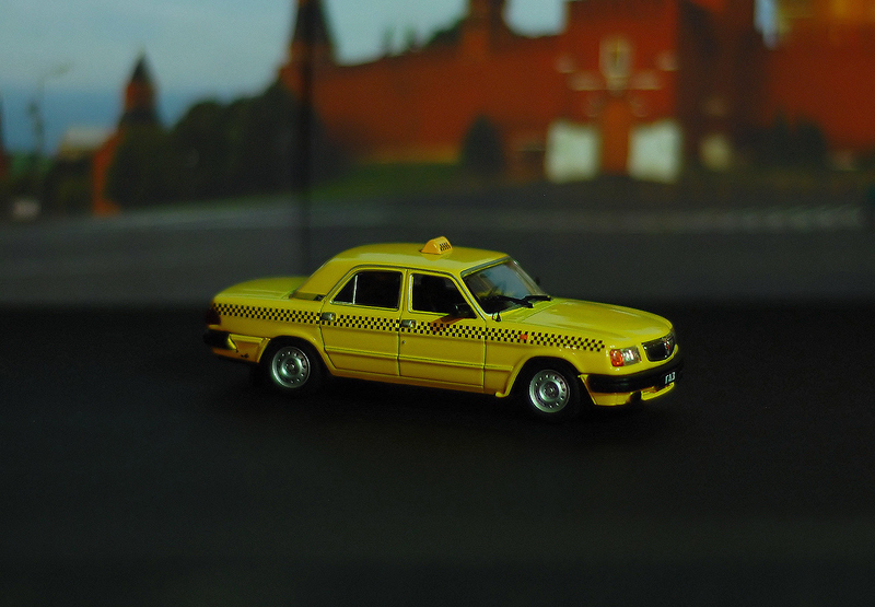 Illustration for article titled Soviet Saturday - Volga 3110 taxi